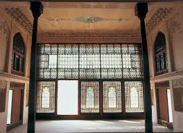 ‌اصفهان محل ساخت بناهای زمخت نیست 