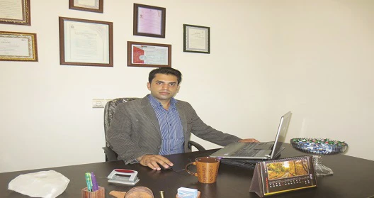 پنج دهه تجربه