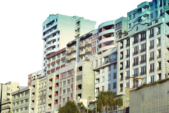 حبس سرمایه‌ها در ساختمان‌های نیمه‌کاره