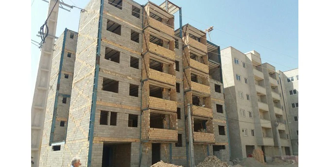 دولت واحدهای مسکن بدون متقاضی را به کمیته امداد واگذار کند