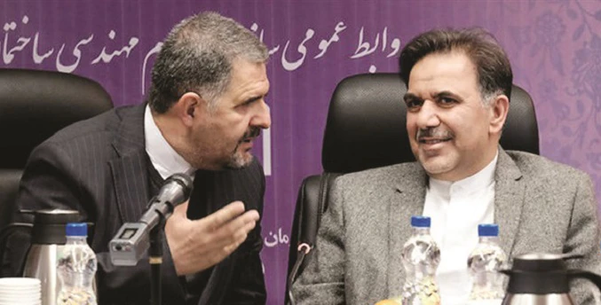 در پس لبخند آخوندی و رجبی چه گذشت؟