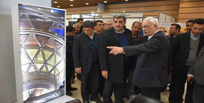 بازدید شهردار تهران از غرفه ونوس شیشه