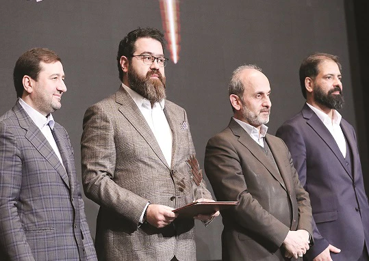 موفقیت‌های هافمن در یک قاب