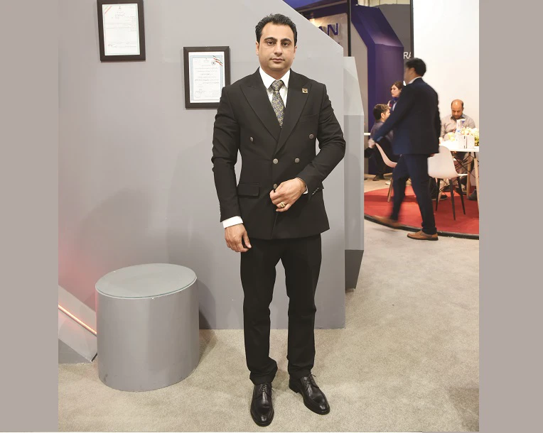 فضا آرام می‌شود با پروفیل دروپنجره آبایان